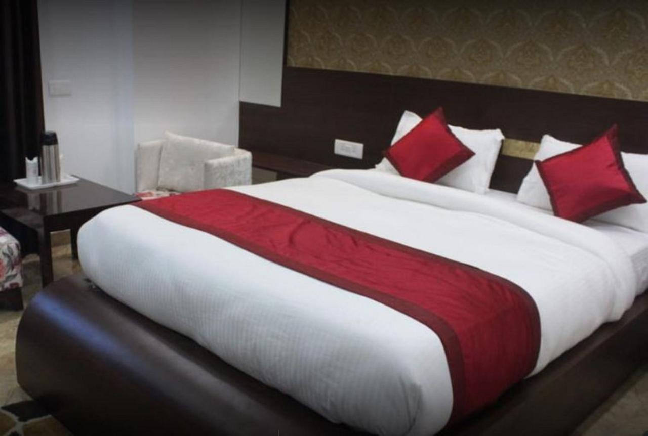 Hotel Golden Tulip Purnia Екстериор снимка